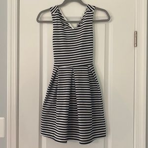 Soprano size 14 skater dress navy/white striped